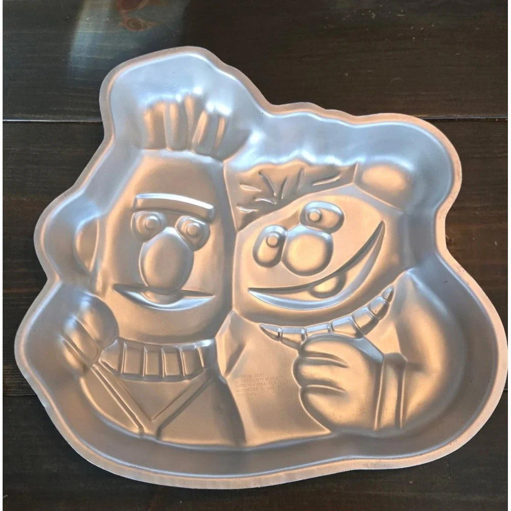Vintage Wilton Sesame Street‎ Ernie and Bert Cake Pan 1977 Aluminum 502-7423